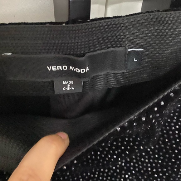 NWOT Vero Moda velvet black glitter skirt - Picture 3 of 4